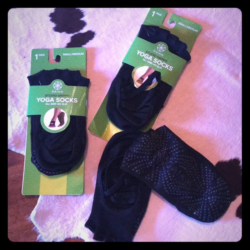 Gaiam Studio Grippy Yoga Socks 3 pairs Small/Med